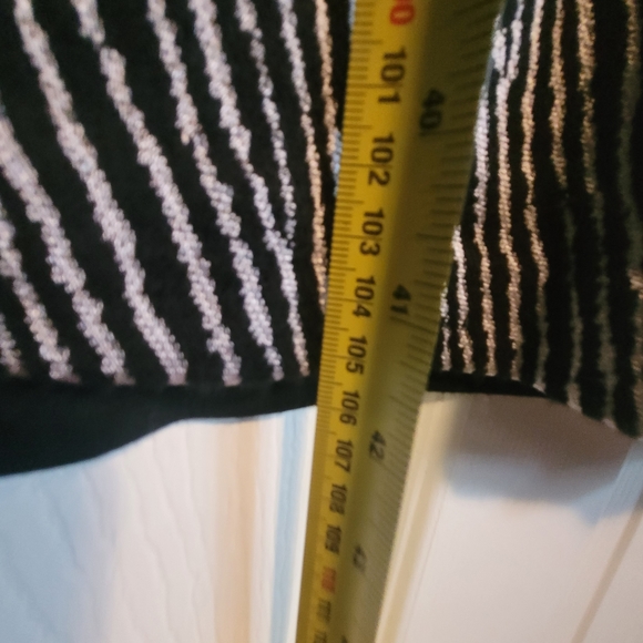 Dorothy of London mid length dress size L Black top with patterned bottom - Picture 6 of 11